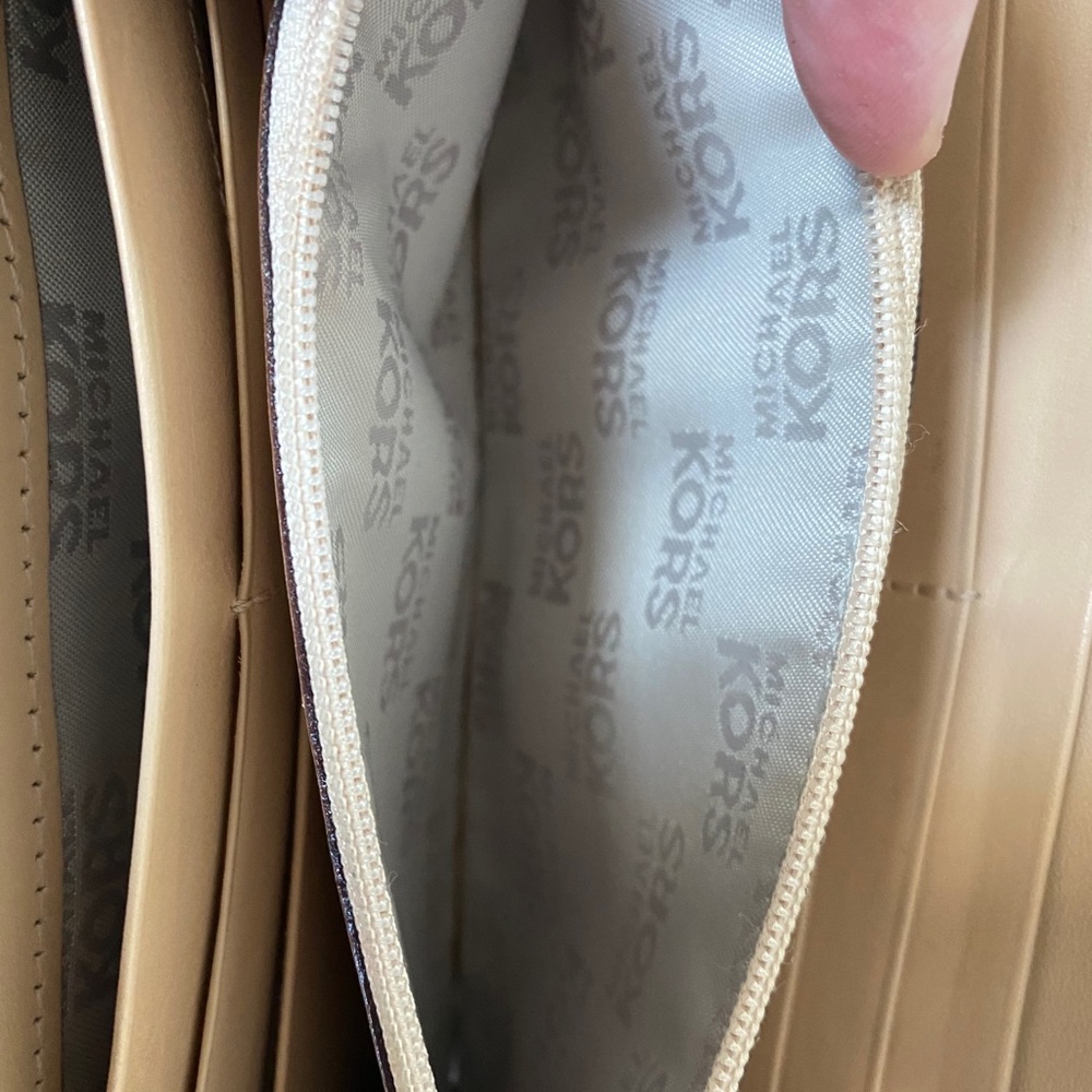 Authentic Michael Kors Logo Wallet - image 8